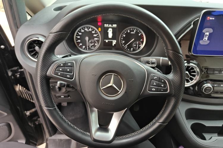 Used Mercedes-Benz Vito 2021 2.0T Business Version 7 Seats Steering Wheel