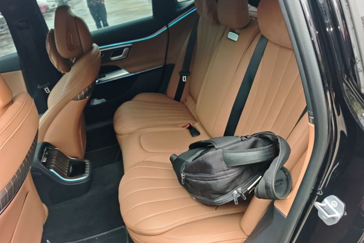 Used Mercedes-Benz E-Class New Energy 2024 E 350 e L Plug-in Hybrid Sedan Left Rear Seat