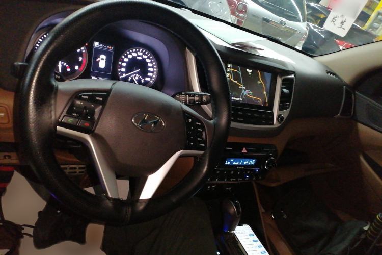 Used Hyundai Tucson 2015 1.6T Dual-Clutch Four-Wheel Drive Flagship Model
