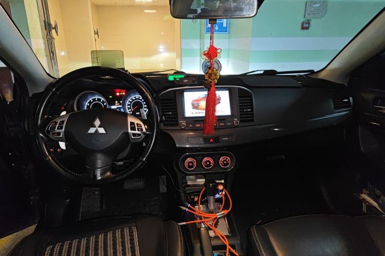 Used Mitsubishi Lancer EX 2011 Xinyuan Edition 2.0L CVT Flagship Model Center Console