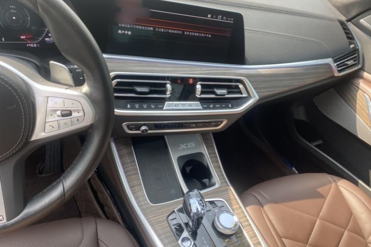 Used BMW X5 2022 xDrive 40Li M Sport Package
