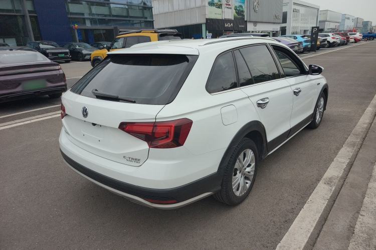 Used Volkswagen C-TREK 2017 230TSI DSG Comfort Version
