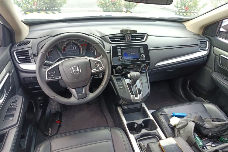 Used Honda CR-V 2021 240TURBO CVT 2WD Comfort Version Center Console