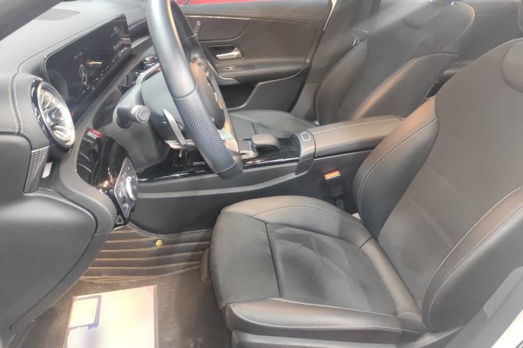 Used Mercedes-Benz A-Class 2022 Revised Version A 200 L Sport Sedan Fashionable Style Left Front Seat