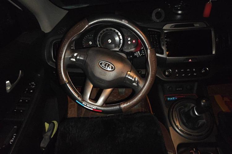 Used Kia Sportage R 2014 2.0L Manual Two-Wheel Drive GL Trim