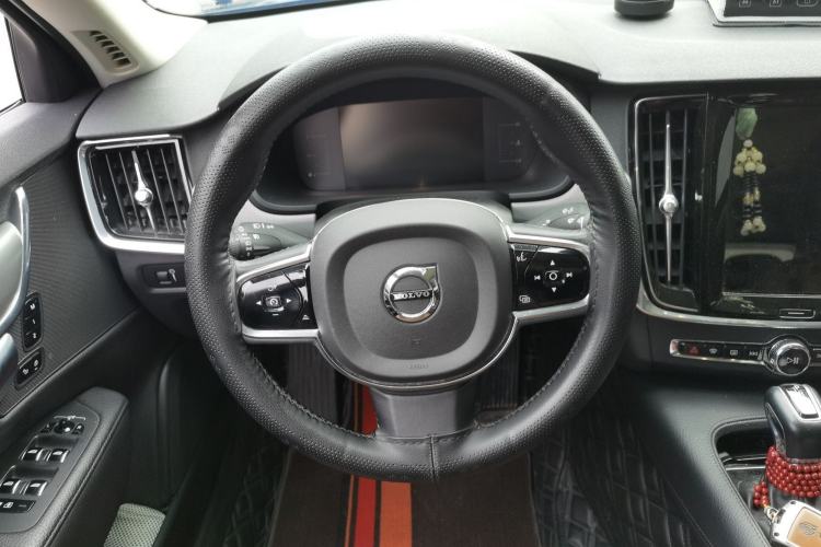 Used Volvo S90 2020 T4 SmartDrive Luxury Edition Steering Wheel