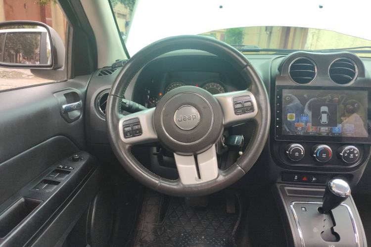 Used Jeep Compass 2015 2.0L two-wheel drive sport version