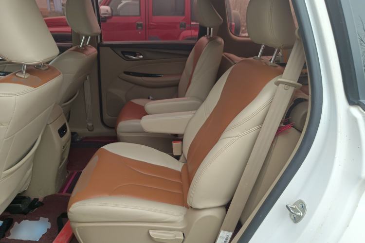 Used Baojun 730 2017 1.5T Manual Fashion Version 7 Seats China V Emission Standard Left Rear Seat