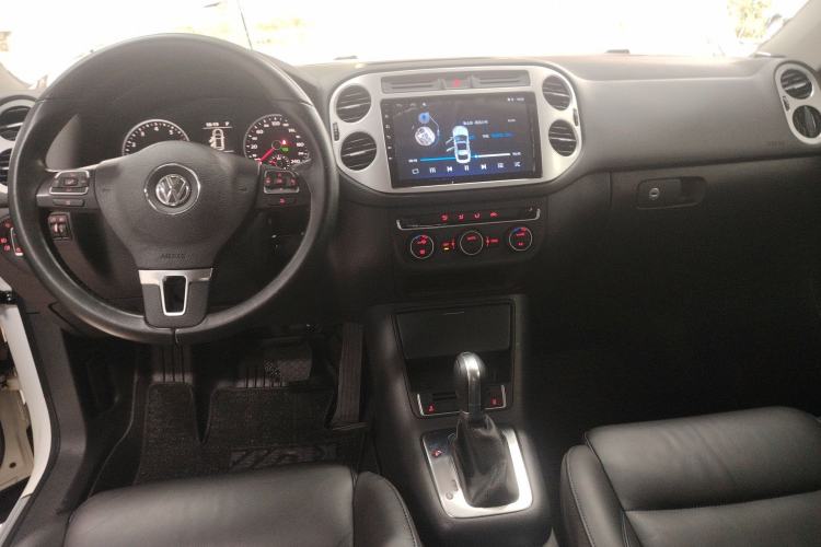 Used Volkswagen Tiguan 2015 1.8TSI Automatic Two-Wheel Drive Comfort Edition Center Console