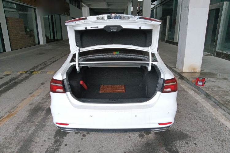 Used Roewe i6 2019 PLUS 1.6L CVT 4G Connected Luxury Deluxe Edition
