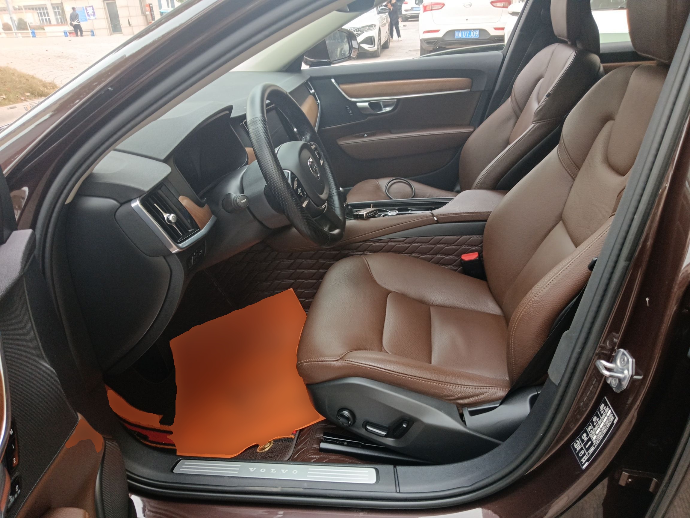 Переднее сиденье в автомобиле