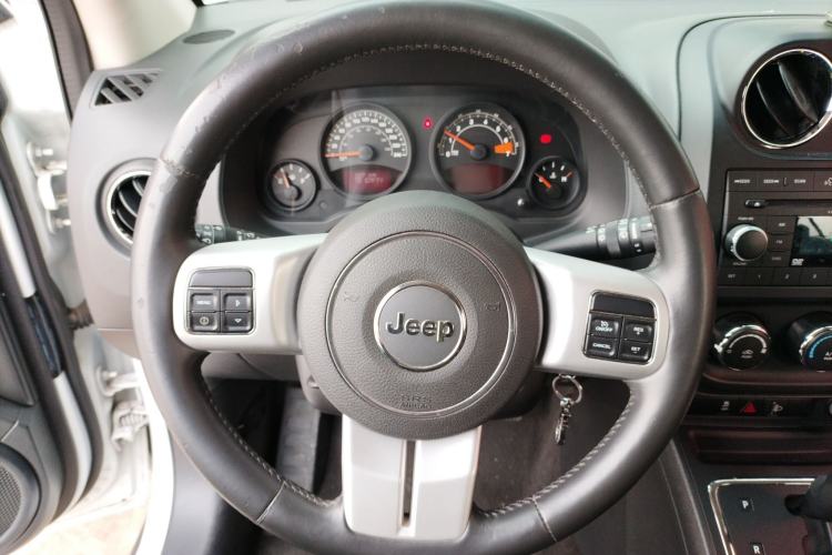 Used Jeep Compass 2015 2.0L two-wheel drive sport version