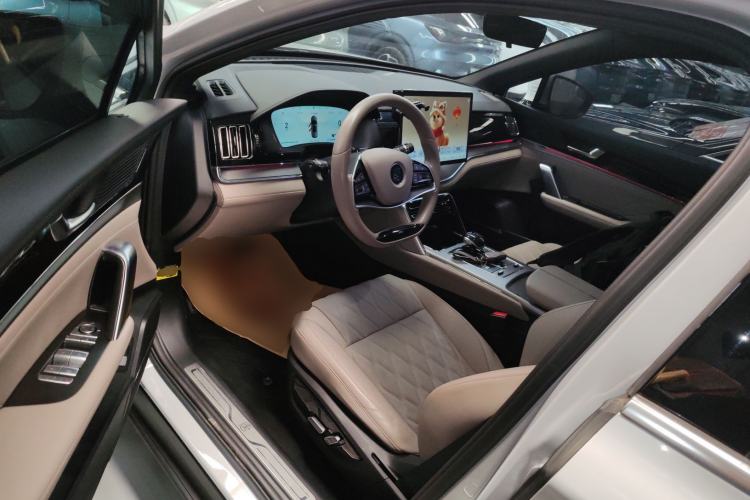 Used BYD Tang New Energy 2024 DM-i Glory Edition 112KM Prestige Model
