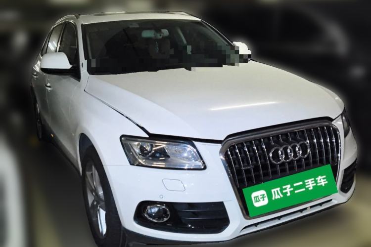 Used Audi Q5 2017 40 TFSI Comfort Model Front Right 45 Deg