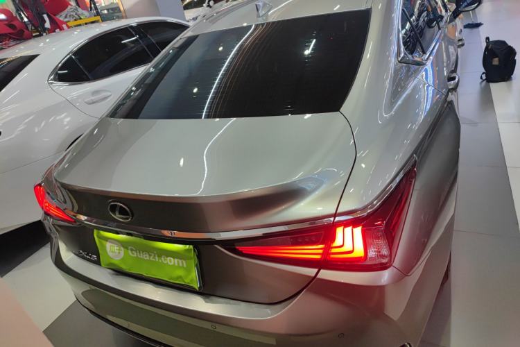 Used Lexus ES 2022 200 Excellence Edition
