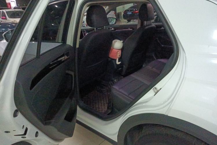 Used Volkswagen T-ROC 2021 280TSI DSG Two-Wheel Drive Comfort Connect Edition Interior 3