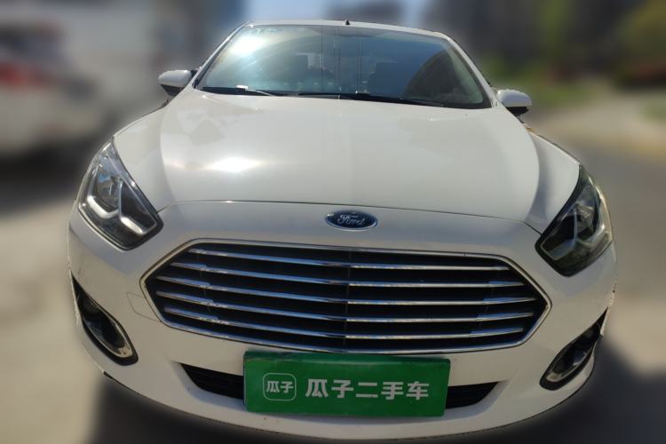 Used Ford Escort 2015 1.5L Manual Fashion Edition
