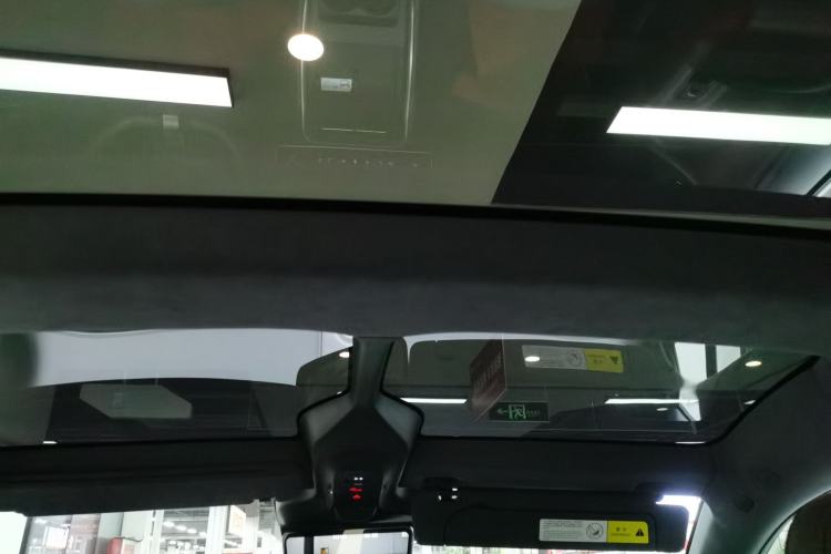 Used Avatr 11 2023 HarmonyOS Version Smart Enjoyment Upgrade Model 90-Degree Rear-Wheel Drive Edition
