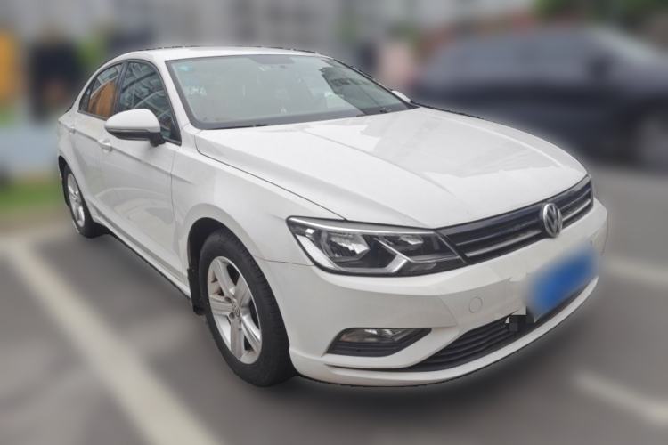 Used Volkswagen Lamando 2015 230TSI DSG Fashion Edition Front Right 45 Deg