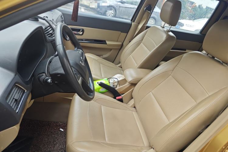 Used Wuling Hongguang 2014 1.5L S Luxury Model Left Front Seat