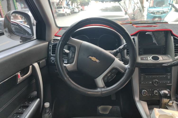 Used Chevrolet Captiva 2015 2.4L 4x4 Flagship Edition 7-Seater