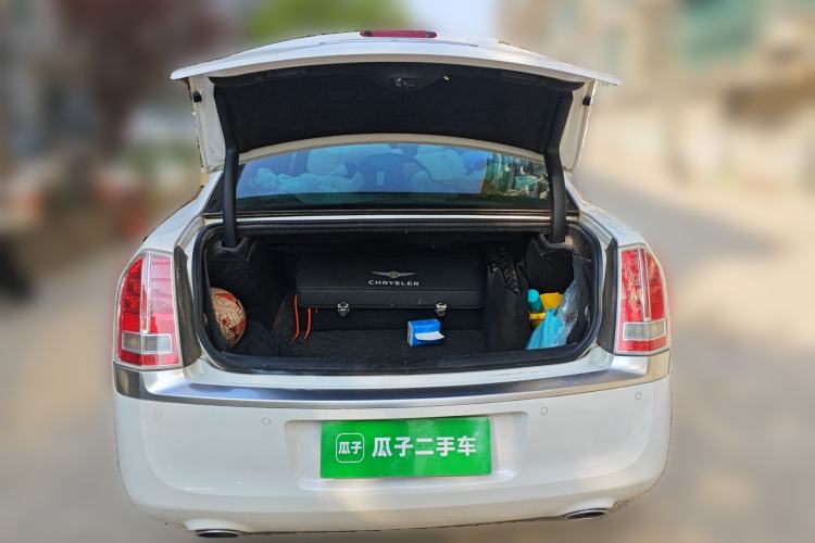 Used Chrysler 300C 2012 3.6L Luxury Edition