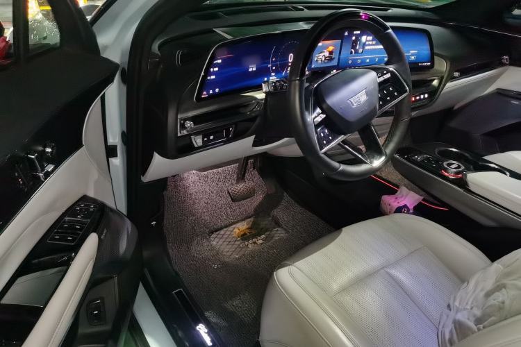 Used Cadillac LYRIQ 2022 Rear-Drive Long-Range Luxury Edition