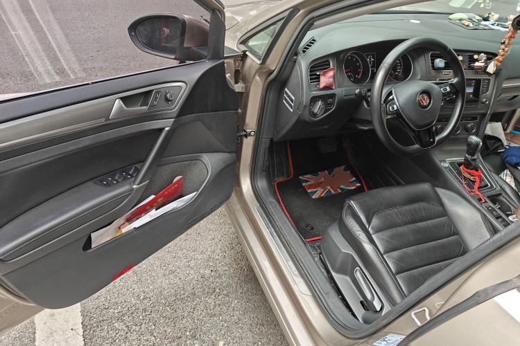 Used Volkswagen Golf 2016 230TSI Automatic Luxury Version Driver Seat