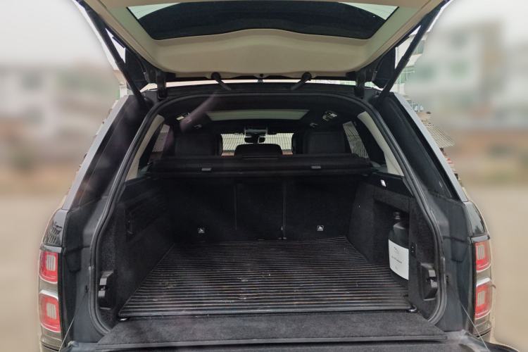 Used Land Rover Range 2019 3.0 SC V6 Grand Edition Trunk