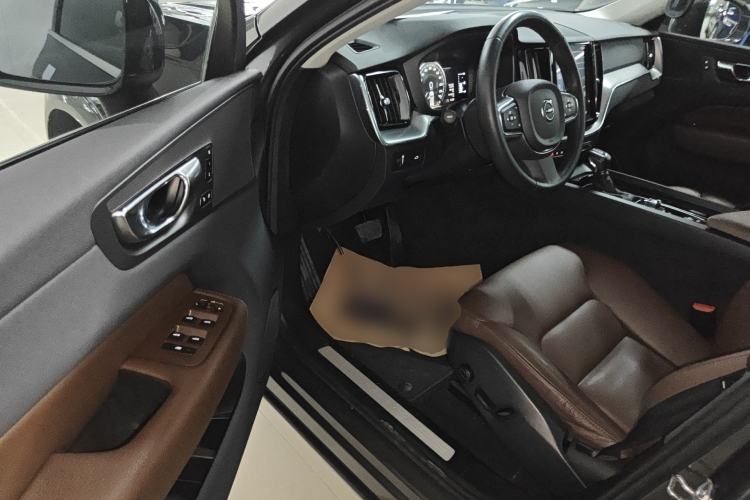 Used Volvo XC60 2019 T5 4x4 Smart Edition China VI Standard Driver Seat