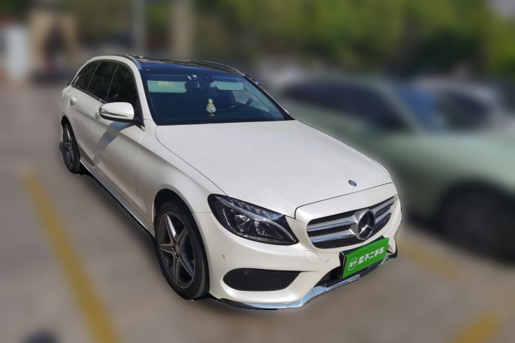 Used Mercedes-Benz C-Class 2015 C 200 station wagon Front Right 45 Deg
