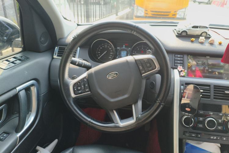 Used Land Rover Discovery Sport 2018 240 PS HSE Version Steering Wheel