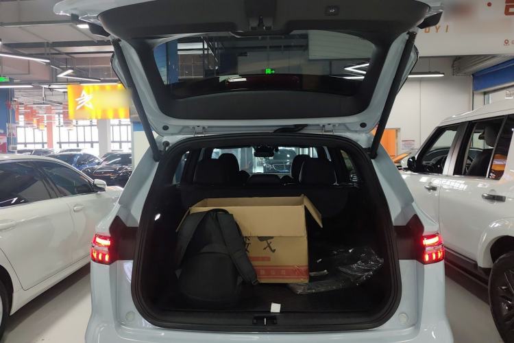 Used Geely Auto Monjaro L 2022 1.5T Leishen Hi·F Plug-in Hybrid Super Xun Trunk