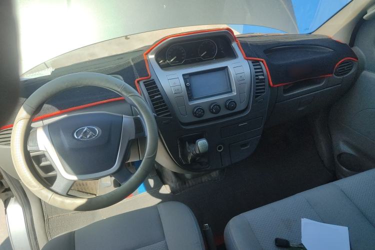 Used SAIC MAXUS Xintu V80 