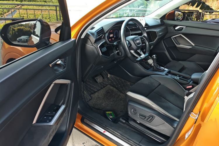 Used Audi Q3 2019 35 TFSI Fashion Dynamic Model Interior 3