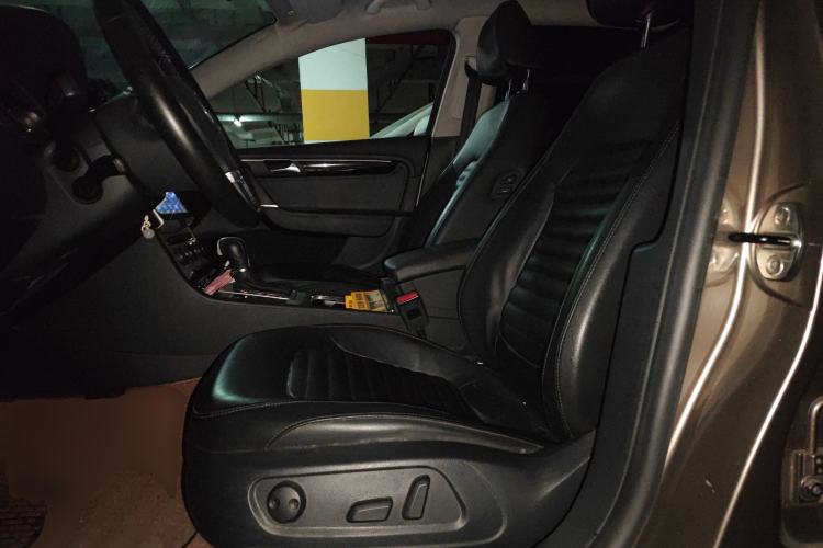 Used Volkswagen Magotan 2013 2.0 TSI Luxury Model Left Front Seat