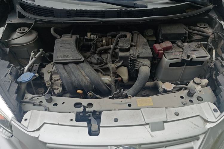 Used Venucia R30 2014 1.2L Manual Comfort Edition Engine Bay