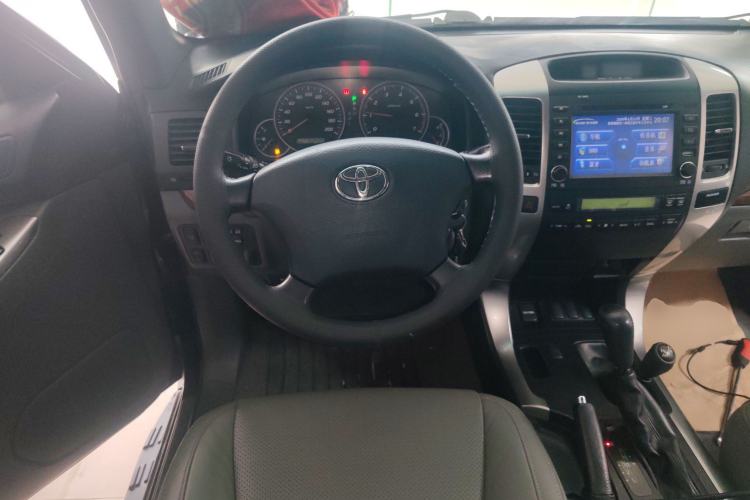 Used Toyota Prado 2004 GX 2.7 Automatic Model
