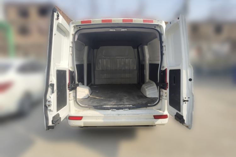 Used Dongfeng Yufeng EM26 2023 Standard Edition 41.472 kWh Henan Lithium Power Trunk