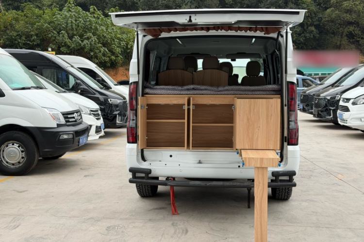 Used JMC Fushun 2023 2.0T Automatic Short-Wheelbase Low-Roof Commercial & Multi-Purpose Passenger Vehicle 6 Seats with Lift-Up Tailgate
