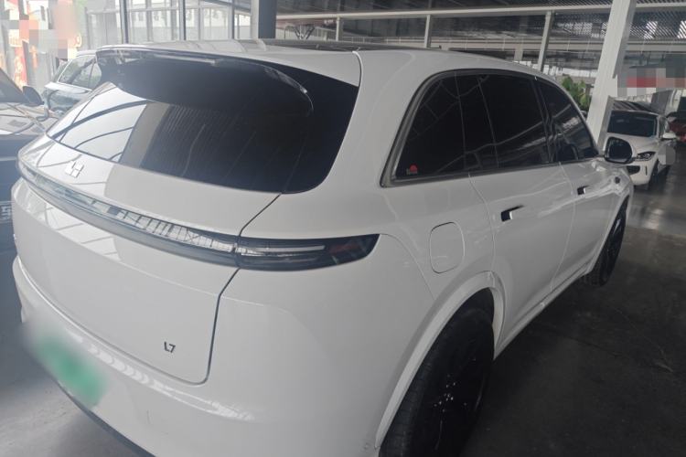 Used Li Auto L7 2023 Air model
