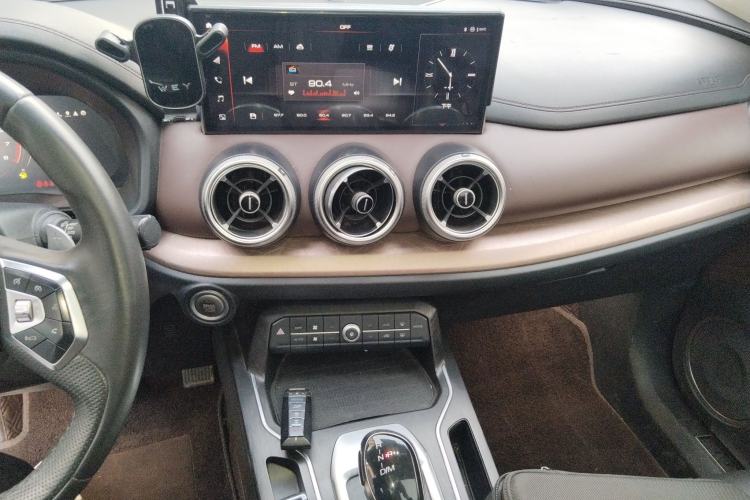 Used Wey VV5 2020 1.5T Two-Wheel Drive Smart Pioneer Audio And AC Panel