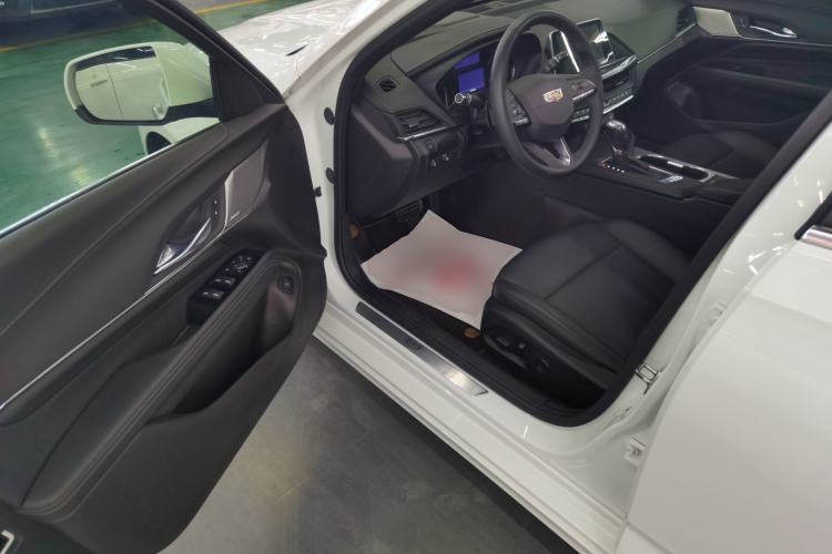 Used Cadillac CT4 2021 28T Luxury Model Driver Seat