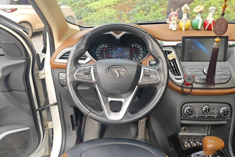 Used Soueast DX7 2015 1.5T Automatic Luxury Model