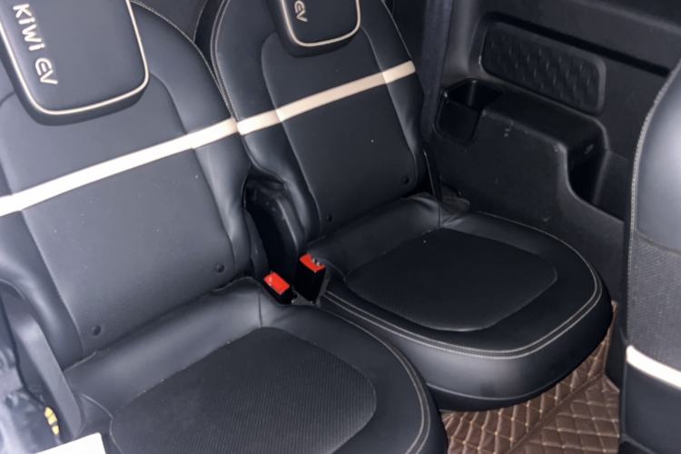 Used Baojun KiWi EV 2021 Artist Model Lithium Iron Phosphate