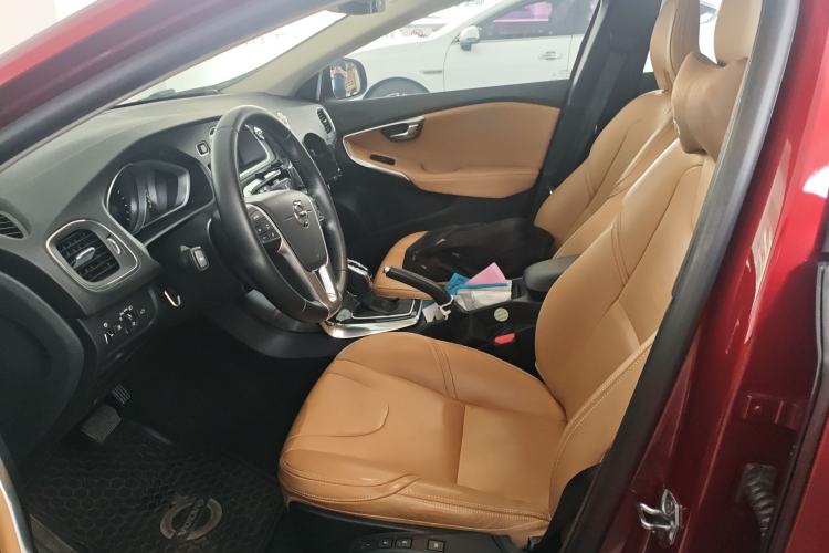 Used Volvo V40 2017 T3 Zhiyi Edition