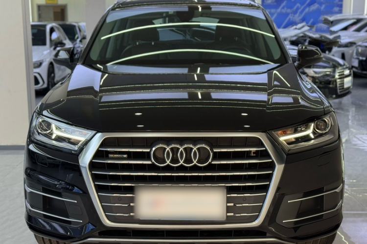 Used Audi Q7 2016 40 TFSI Comfort Model
