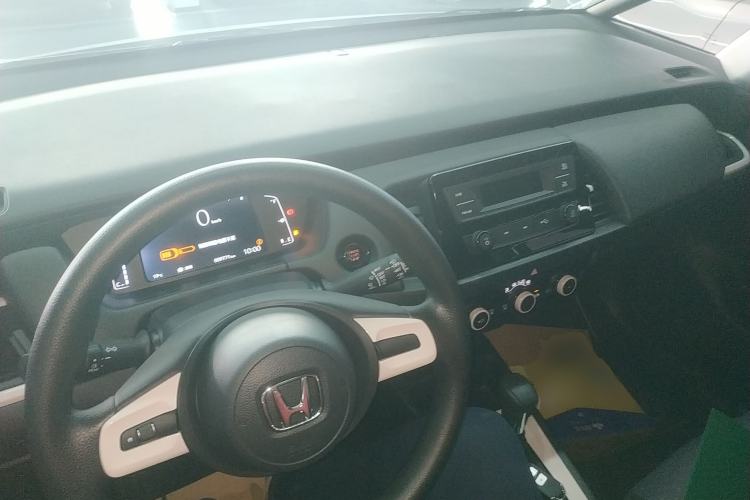 Used Honda Fit 2023 1.5L CVT Trend Edition Center Console