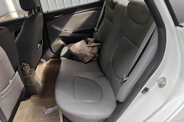 Used Hyundai Verna (older generation) 2014 1.4L Manual Smart GLS Trim Left Rear Seat