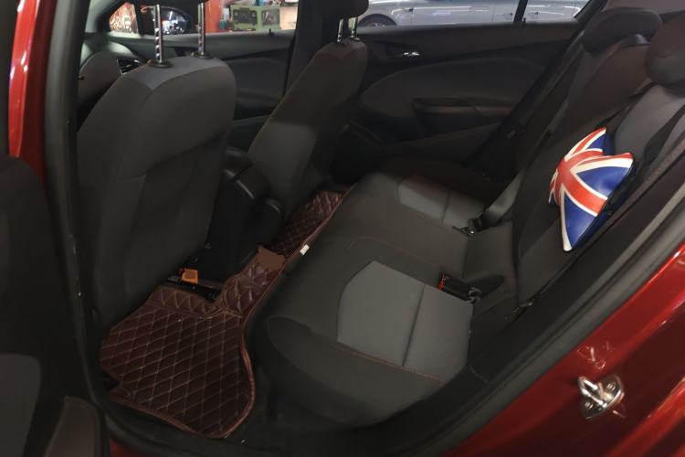 Used Chevrolet Cruze 2018 320 Automatic Pioneer Sunroof Edition
